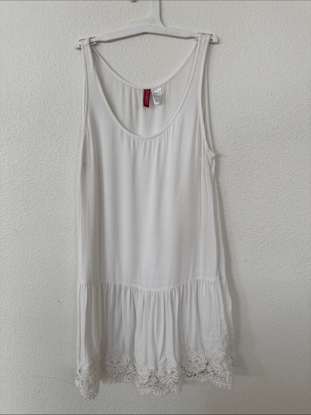 Divided White Lace-Hem Tank Top